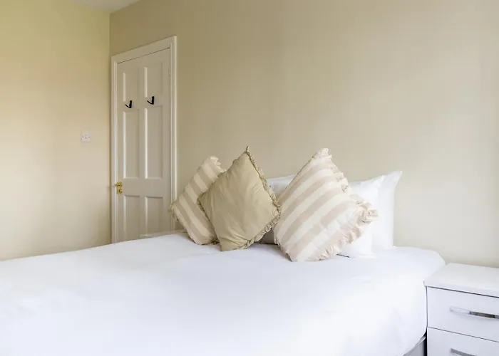 Gæstehus Guestready - Delightful Mews In 4*