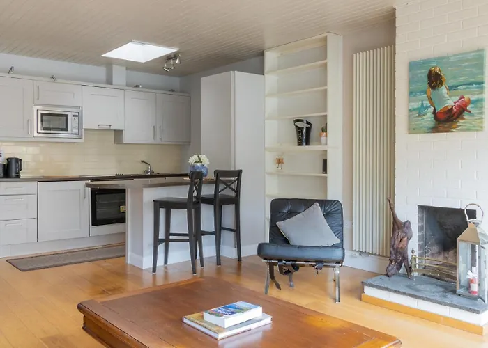 Guestready - Delightful Mews In Gæstehus 4*