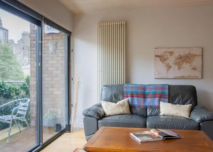 Konukevi Guestready - Delightful Mews In Dublin