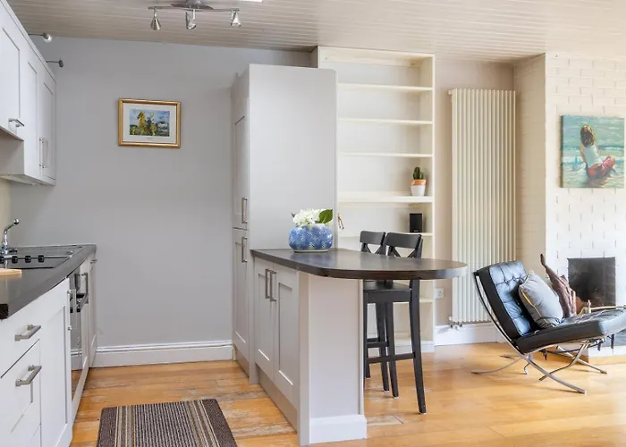 Konukevi Guestready - Delightful Mews In